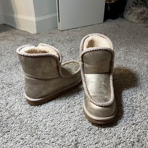 Crown Vintag boots. Size 8